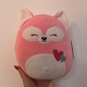 Squishmallow- BNWT - Flora the Fox - Valentines Edition